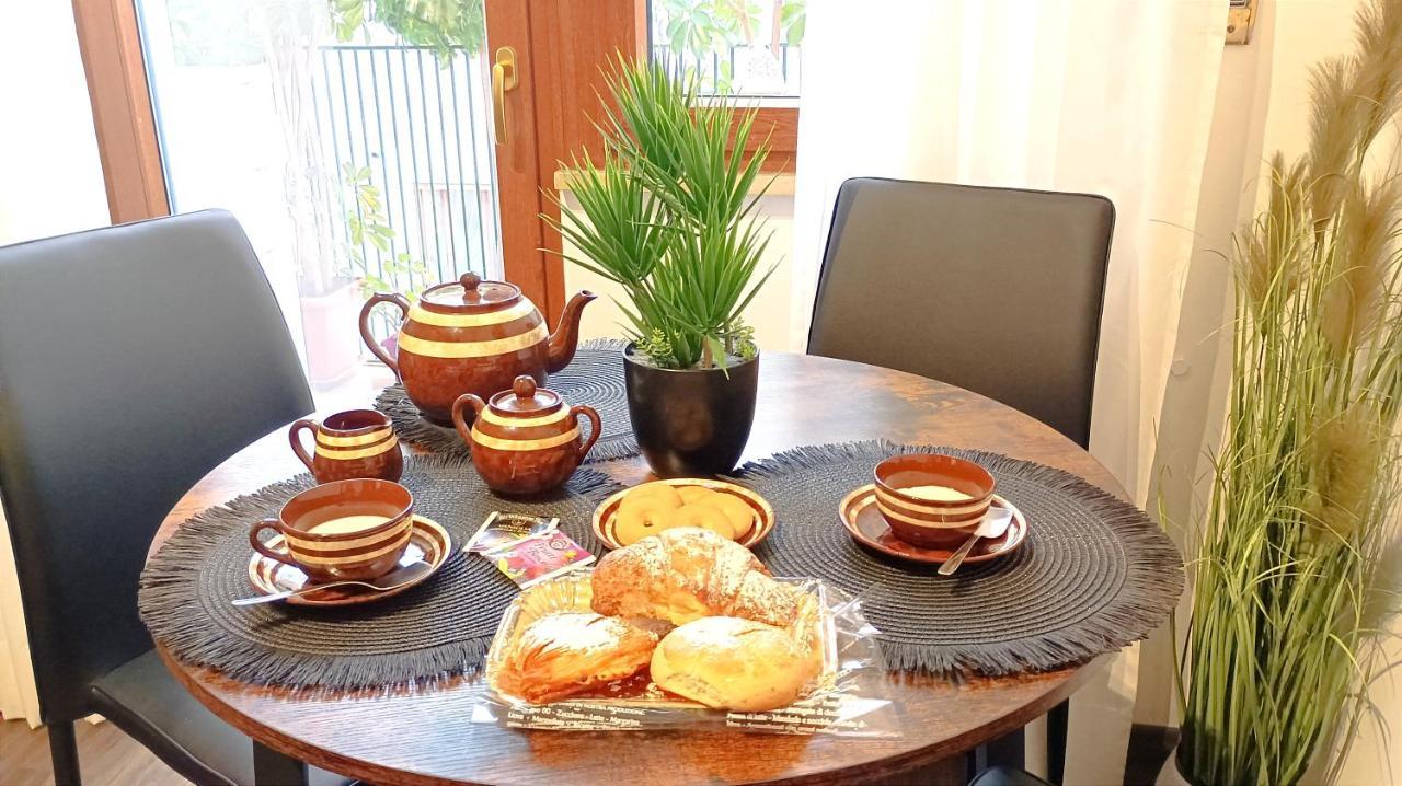 Suite Mirella เนเปิลส์ ภายนอก รูปภาพ
